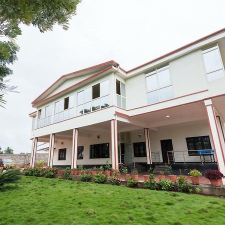 Bota Royal Hotel Kushalnagar Exterior photo